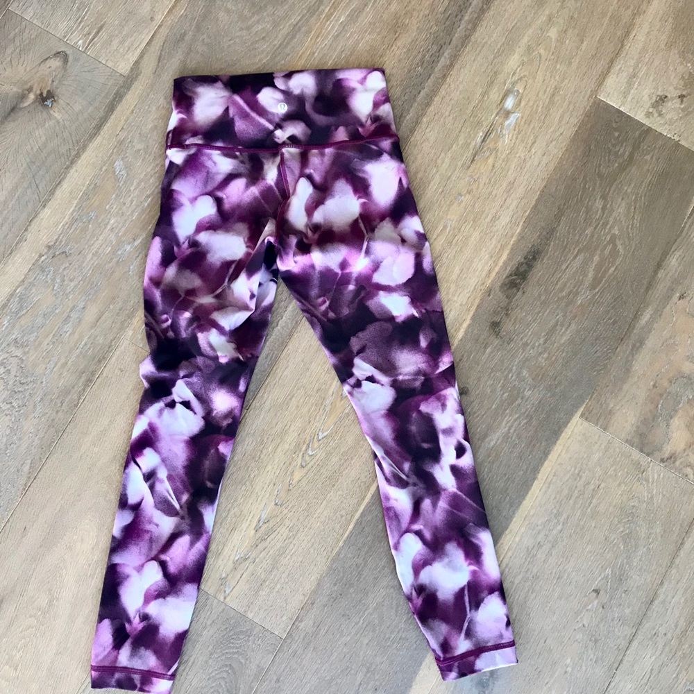 LuluLemon Yoga III Crop Pants - Picture 4 of 5